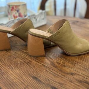 Lucky Brand Slip On Leather Sandals Size 8.5